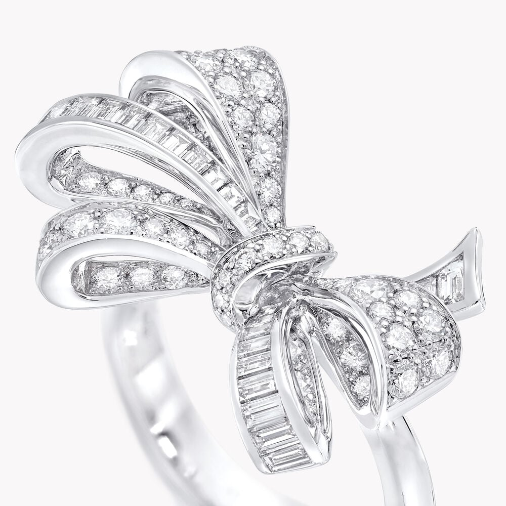 Tilda’s Bow Classic Diamond Ring